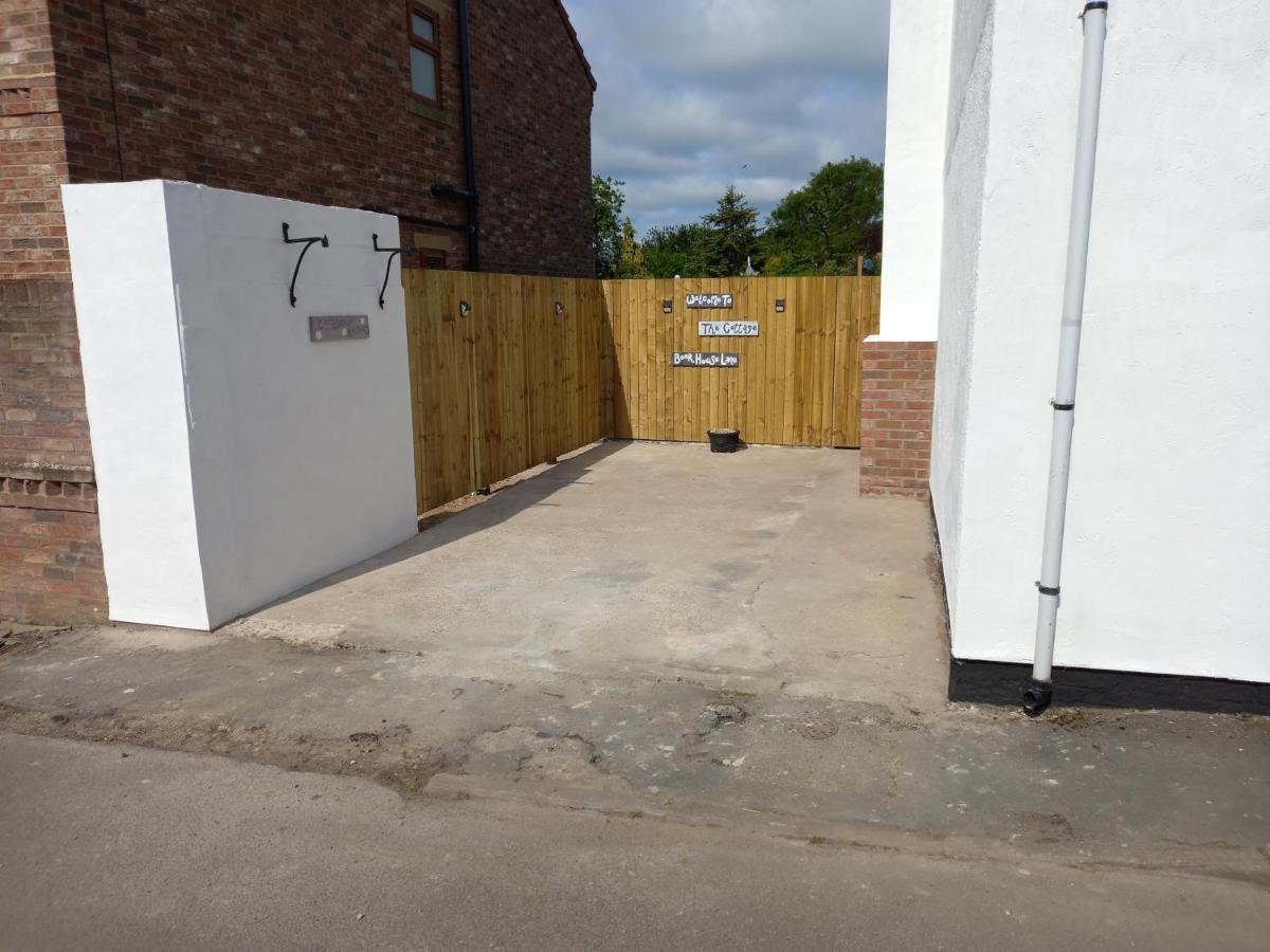 Pet Friendly Beautiful Detached Cottage Close To Spurn Point, Easington And Withersea キングストン・アポン・ハル エクステリア 写真