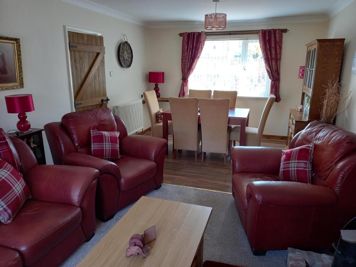 Pet Friendly Beautiful Detached Cottage Close To Spurn Point, Easington And Withersea キングストン・アポン・ハル エクステリア 写真