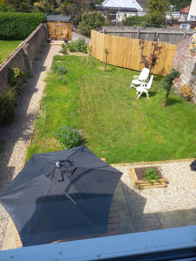 Pet Friendly Beautiful Detached Cottage Close To Spurn Point, Easington And Withersea キングストン・アポン・ハル エクステリア 写真
